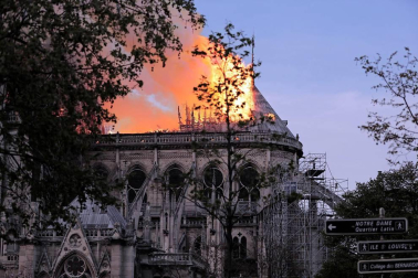 Imágenes del incendio en la catedral Notre Dame de París.