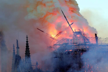 Imágenes del incendio en la catedral Notre Dame de París.