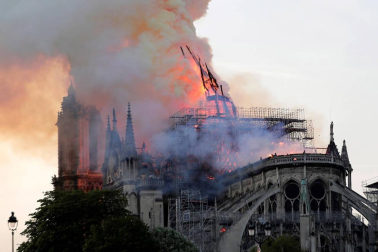 Imágenes del incendio en la catedral Notre Dame de París.