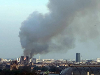 Imágenes del incendio en la catedral Notre Dame de París.