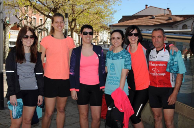 El Paseo de Lodosa se convirtió, la tarde del sábado 13 de abril, en un gimnasio al aire libre para acoger la sexta edición del Maratón de Spinning. Vecinos y visitantes se subieron a las bicicletas estáticas para disfrutar de una jornada que mezcló deporte y fiesta y que estuvo organizada por el Club Ciclista Lodosa.