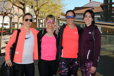 El Paseo de Lodosa se convirtió, la tarde del sábado 13 de abril, en un gimnasio al aire libre para acoger la sexta edición del Maratón de Spinning. Vecinos y visitantes se subieron a las bicicletas estáticas para disfrutar de una jornada que mezcló deporte y fiesta y que estuvo organizada por el Club Ciclista Lodosa.