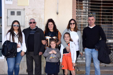 El 12 y 13 de abril, Castejón celebró sus fiestas de la juventud. Uno de los actos más concurridos fue la paellada popular organizada en la confluencia de plaza de España y calle Merindades. Además, durante estas fiestas, se presentaron los cuatro cabezudos de la comparsa local restaurados por Rubén Platero.