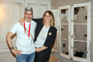 Más de 8.000 personas han pasado este año por la tercer edición de la feria Expofamily, que reunió en Baluarte a alrededor de 50 empresas locales y nacionales relacionadas con el universo de la familia. El evento, que se celebró del 12 al 14 de abril en Baluarte, estuvo acompañado por un intenso programa de actividades como talleres, charlas, actividades, mesas redondas, espectáculos, hinchables o rincón solidario.