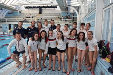 El pasado fin de semana el Centro Recreativo Guelbenzu fue el escenario en el que tuvo lugar la Copa Navarra de Clubes, competición en la que tomaron parte 158 nadadores (69 chicos y 89 chicas), pertenecientes a siete clubes navarros: Anaitasuna, Club Natación, Club de Tenis, Lagunak, Valle de Egüés, SDR Arenas y Amaya.