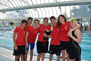 El pasado fin de semana el Centro Recreativo Guelbenzu fue el escenario en el que tuvo lugar la Copa Navarra de Clubes, competición en la que tomaron parte 158 nadadores (69 chicos y 89 chicas), pertenecientes a siete clubes navarros: Anaitasuna, Club Natación, Club de Tenis, Lagunak, Valle de Egüés, SDR Arenas y Amaya.