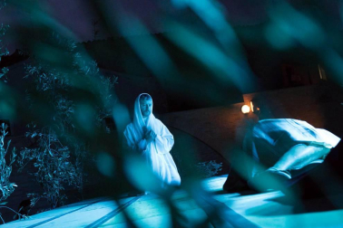 Alrededor de 80 personas escenificaron este miércoles en Tudela la Pasión de Jesús.