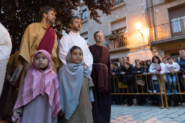 Alrededor de 80 personas escenificaron este miércoles en Tudela la Pasión de Jesús.