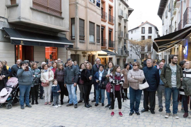 Alrededor de 80 personas escenificaron este miércoles en Tudela la Pasión de Jesús.