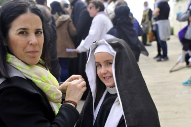 Las calles de Peralta acogieron por cuarta vez la representación de la Pasión de Cristo, protagonizada por los niños de la localidad.