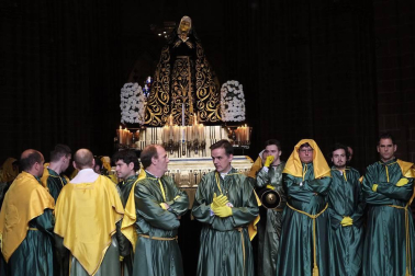Fotos de los pasos de la procesión del Santo Entierro de Pamplona de 2019