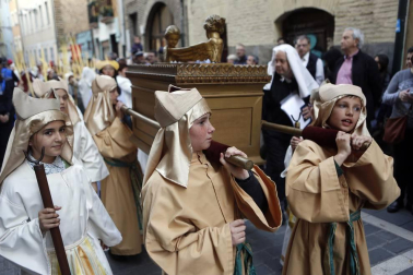 Fotos de los pasos de la procesión del Santo Entierro de Pamplona de 2019