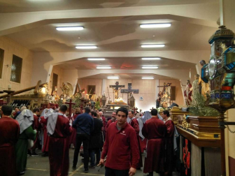 Los pasos ya 'descansan' en la sede de la Hermandad de la Pasión de Pamplona