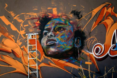 Los artistas decoran los muros de la capital senegalesa en la décima edición del festival de arte urbano