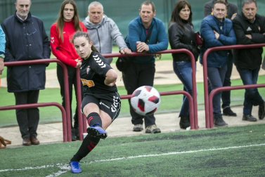 Las pupilas de Mikel Bakaikoa golearon al Revellín y certificaron su clasificación para el playoff y el título de la categoría