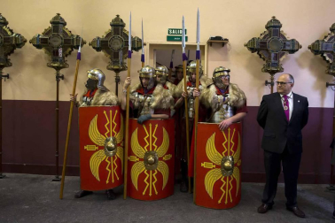 Fotos de la procesión del Resucitado, celebrada en Pamplona este Domingo de Pascua.