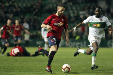 Galería de fotos de la victoria de Osasuna en Elche en la jornada 35 de la Liga 1/2/3.