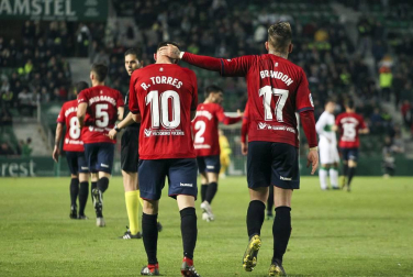 Galería de fotos de la victoria de Osasuna en Elche en la jornada 35 de la Liga 1/2/3.