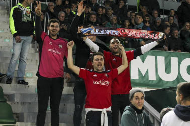 Galería de fotos de la victoria de Osasuna en Elche en la jornada 35 de la Liga 1/2/3.
