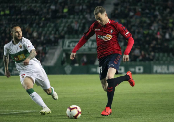 Galería de fotos de la victoria de Osasuna en Elche en la jornada 35 de la Liga 1/2/3.