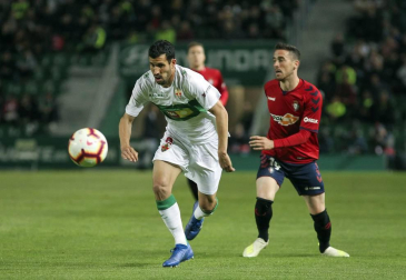 Galería de fotos de la victoria de Osasuna en Elche en la jornada 35 de la Liga 1/2/3.