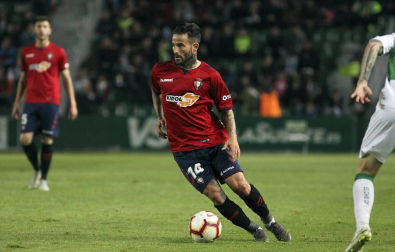 Galería de fotos de la victoria de Osasuna en Elche en la jornada 35 de la Liga 1/2/3.