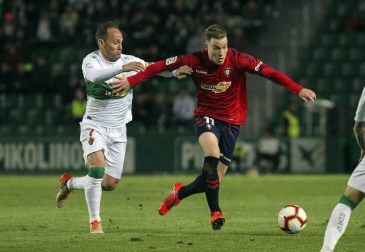 Galería de fotos de la victoria de Osasuna en Elche en la jornada 35 de la Liga 1/2/3.