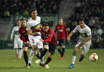 Galería de fotos de la victoria de Osasuna en Elche en la jornada 35 de la Liga 1/2/3.