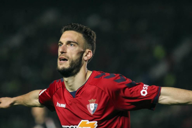 Galería de fotos de la victoria de Osasuna en Elche en la jornada 35 de la Liga 1/2/3.