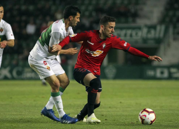 Galería de fotos de la victoria de Osasuna en Elche en la jornada 35 de la Liga 1/2/3.