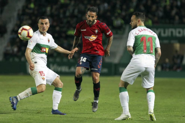 Galería de fotos de la victoria de Osasuna en Elche en la jornada 35 de la Liga 1/2/3.