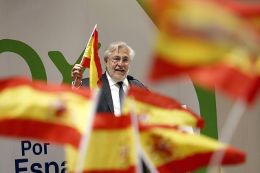 Cerca de medio millar de personas acudieron al acto de campaña de la formación qye se celebró este lunes, 22 de abril, en el Hotel Iruña Park de la capital navarra.
