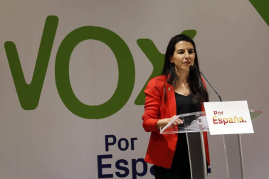 Cerca de medio millar de personas acudieron al acto de campaña de la formación qye se celebró este lunes, 22 de abril, en el Hotel Iruña Park de la capital navarra.
