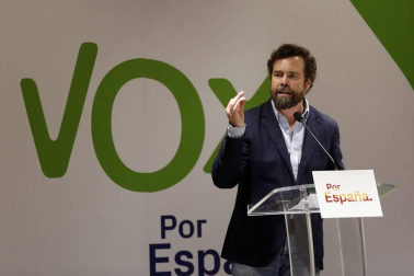 Cerca de medio millar de personas acudieron al acto de campaña de la formación qye se celebró este lunes, 22 de abril, en el Hotel Iruña Park de la capital navarra.