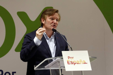 Cerca de medio millar de personas acudieron al acto de campaña de la formación qye se celebró este lunes, 22 de abril, en el Hotel Iruña Park de la capital navarra.