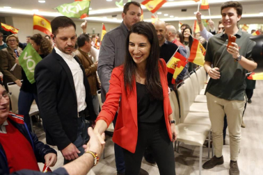 Cerca de medio millar de personas acudieron al acto de campaña de la formación qye se celebró este lunes, 22 de abril, en el Hotel Iruña Park de la capital navarra.