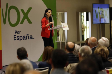 Cerca de medio millar de personas acudieron al acto de campaña de la formación qye se celebró este lunes, 22 de abril, en el Hotel Iruña Park de la capital navarra.