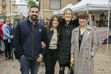 Los vecinos de Andosilla transformaron las calles de su localidad para celebrar una nueva edición, y ya van veintinueve, del Vía Crucis Viviente. Esta representación bíblica tuvo lugar el Viernes Santo, día en el que también abrió sus puertas el XVI Mercado Hebreo, que añadió mayor ambiente a la celebración.