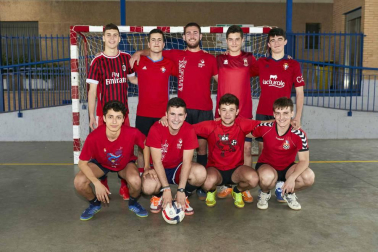 El 22 de abril se celebró en las instalaciones del colegio Nuestra Señora del Huerto de Pamplona el IV Torneo Interparroquial 12 horas de fútbol sala. En él participaron equipos de las parroquias de Santa Teresa, San Nicolás, San Jorge, San Fermín, La Paz, Sagrado Corazón, San Andrés de Villava y Santa María de la Esperanza de Doniantzu (Cizur Mayor). El objetivo, ayudar económicamente a la Fundación que las Hermanas del Huerto tienen en el Congo.