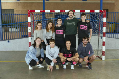 El 22 de abril se celebró en las instalaciones del colegio Nuestra Señora del Huerto de Pamplona el IV Torneo Interparroquial 12 horas de fútbol sala. En él participaron equipos de las parroquias de Santa Teresa, San Nicolás, San Jorge, San Fermín, La Paz, Sagrado Corazón, San Andrés de Villava y Santa María de la Esperanza de Doniantzu (Cizur Mayor). El objetivo, ayudar económicamente a la Fundación que las Hermanas del Huerto tienen en el Congo.