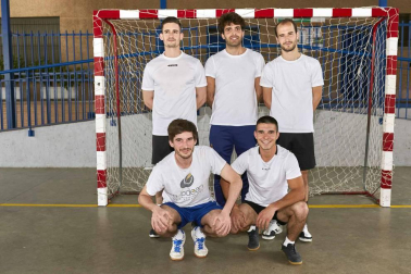 El 22 de abril se celebró en las instalaciones del colegio Nuestra Señora del Huerto de Pamplona el IV Torneo Interparroquial 12 horas de fútbol sala. En él participaron equipos de las parroquias de Santa Teresa, San Nicolás, San Jorge, San Fermín, La Paz, Sagrado Corazón, San Andrés de Villava y Santa María de la Esperanza de Doniantzu (Cizur Mayor). El objetivo, ayudar económicamente a la Fundación que las Hermanas del Huerto tienen en el Congo.