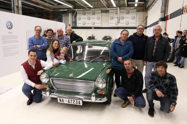 Volkswagen Navarra restaura el primer coche fabricado en Landaben en 1966