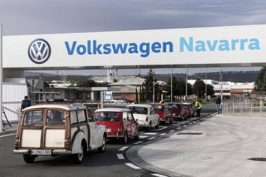 Volkswagen Navarra restaura el primer coche fabricado en Landaben en 1966