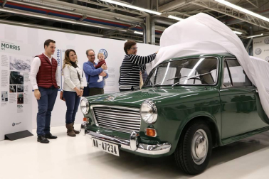 Volkswagen Navarra restaura el primer coche fabricado en Landaben en 1966