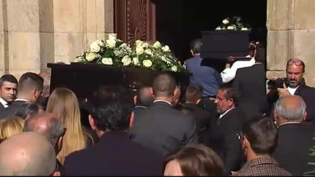Cientos de personas despiden a la pareja de españoles muertos en los atentados de Sri Lanka