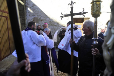La más multitudinaria de las romerías que al cabo del año se celebran al santuario de Ujué.