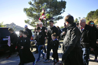 La más multitudinaria de las romerías que al cabo del año se celebran al santuario de Ujué.