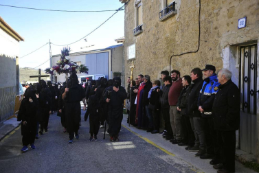 La más multitudinaria de las romerías que al cabo del año se celebran al santuario de Ujué.
