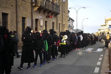 La más multitudinaria de las romerías que al cabo del año se celebran al santuario de Ujué.