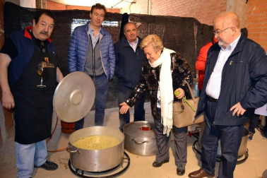 Angelita Alfaro, cocinera autodidacta con 23 libros publicados y premiada internacionalmente, ha sido la encargada de inaugurar la jornada.